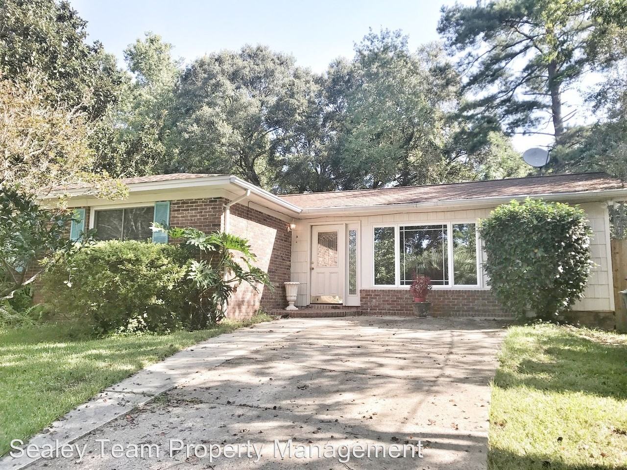 2780 Raintree Cir - Photo 2 of 13