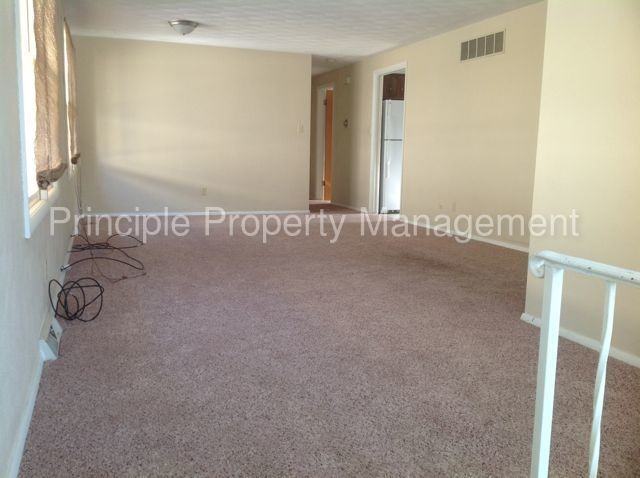 1105 E Samuel Ave - Photo 2 of 9