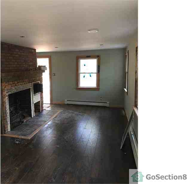 191 Huntington Turnpike - Photo 3 of 6