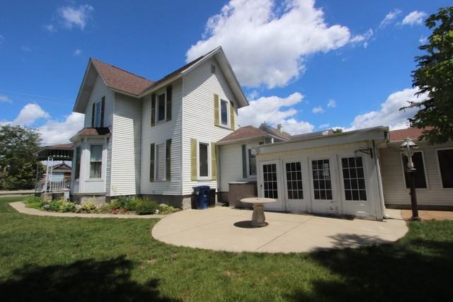 213 S Harrison St - Photo 2 of 16