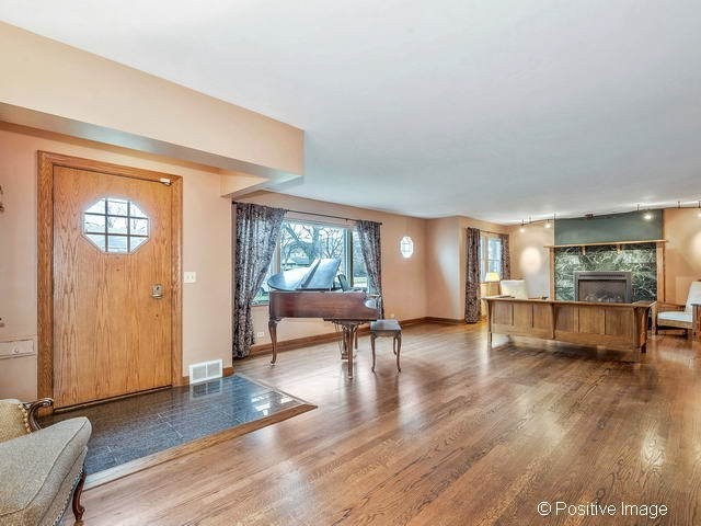 474 W 3rd St - Photo 2 of 34