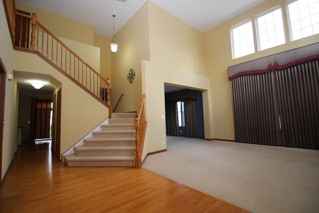 369 Sterling Cir - Photo 2 of 36