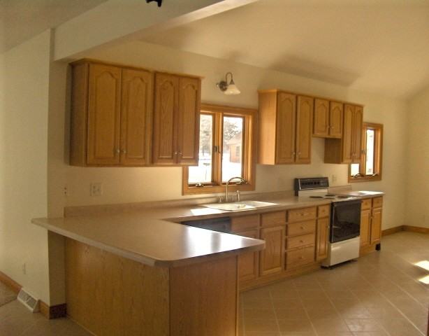 406 Cedar St - Photo 2 of 19