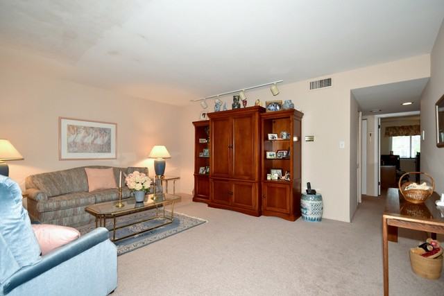 150 Fountainview Ln #3B - Photo 2 of 25