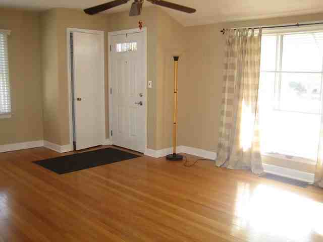 131 S Blanchard St - Photo 2 of 9