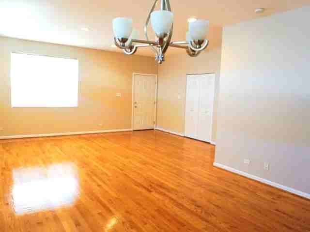 1124 Park Pl - Photo 3 of 16