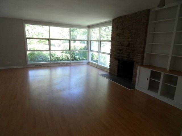 1099 Linda Ln - Photo 2 of 16