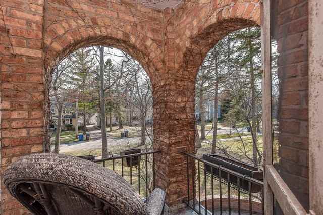 435 Oakdale Ave - Photo 3 of 24