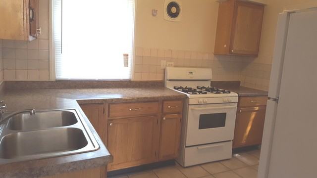 14509 Park Ave - Photo 2 of 12