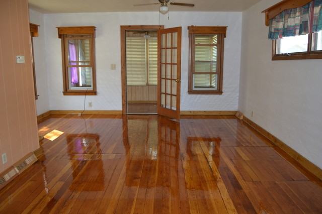 612 E Benton St - Photo 3 of 7