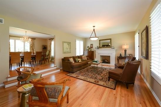 48 Bradford Ln - Photo 3 of 15