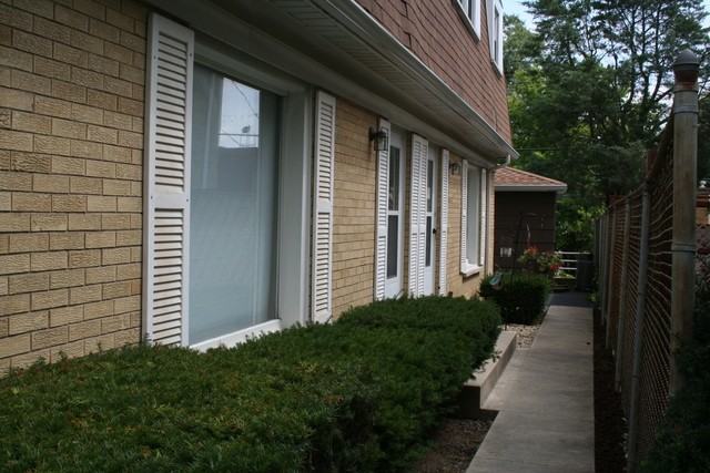 933 N La Grange Rd - Photo 2 of 15