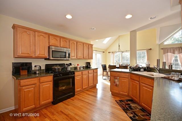 434 Mallard Point Dr - Photo 3 of 10