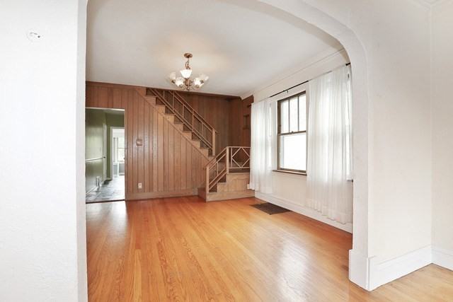 531 Mitchell Ave - Photo 3 of 10