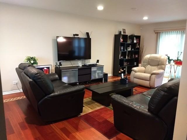 3269 Prestwick Ln - Photo 3 of 16