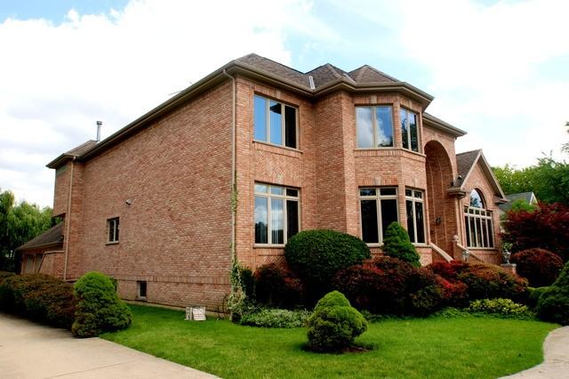 1953 Maple Pl - Photo 3 of 50