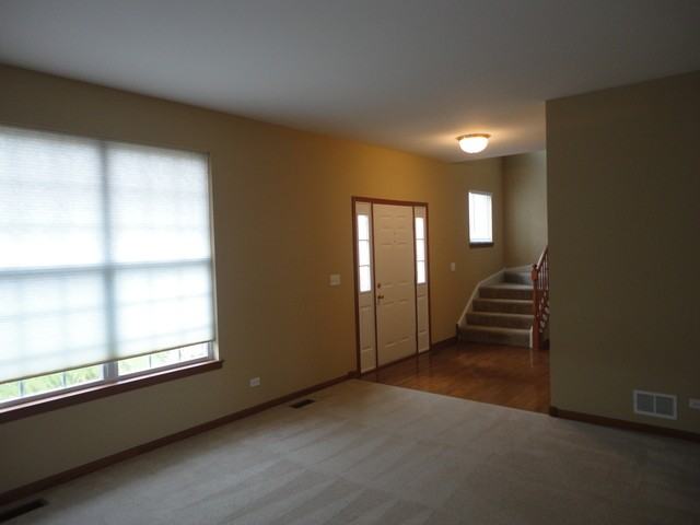 266 Exeter Ln - Photo 2 of 18