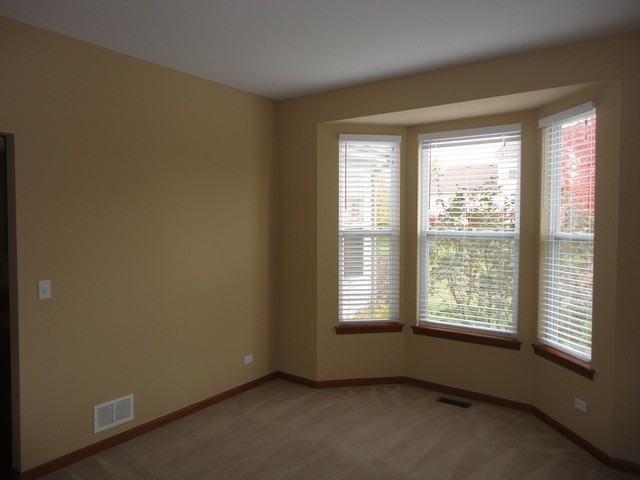 266 Exeter Ln - Photo 3 of 18