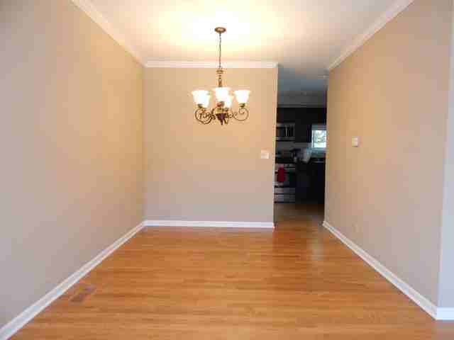 463 Laura Ct - Photo 3 of 16