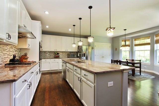 307 Morgan Ln - Photo 3 of 36
