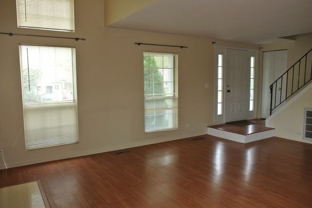 208 Ivy Ct - Photo 3 of 14