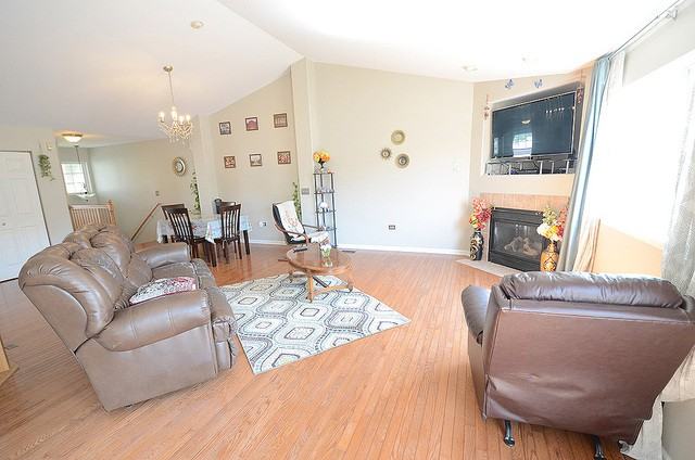 2941 Saganashkee Ln - Photo 3 of 25