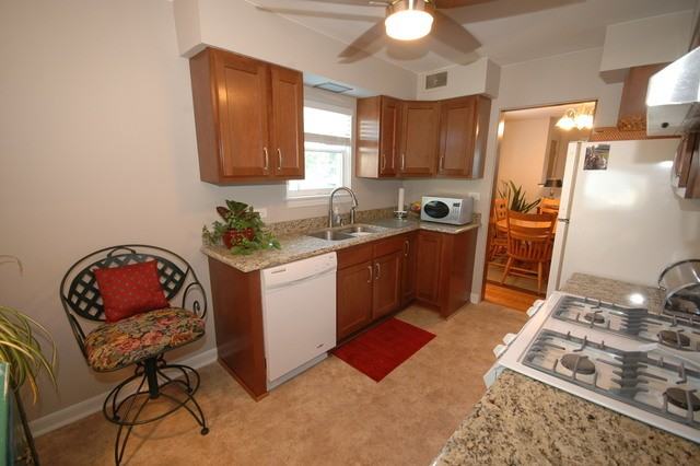 5429 Lawn Ave - Photo 2 of 13
