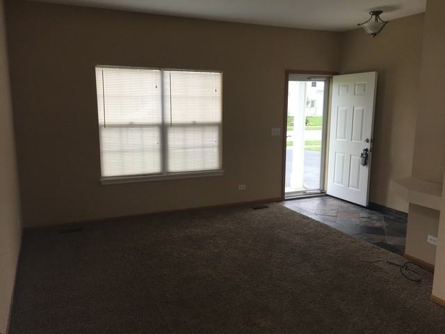 2182 Rebecca Cir - Photo 2 of 16