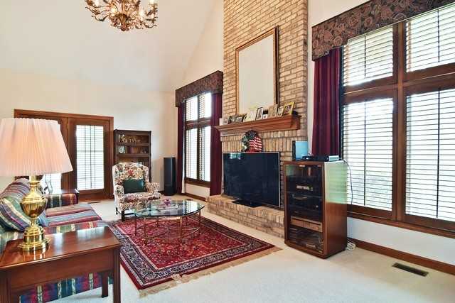9 Bristol Ct - Photo 3 of 25