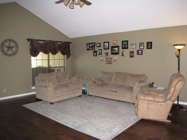 506 Kingsway - Photo 3 of 11