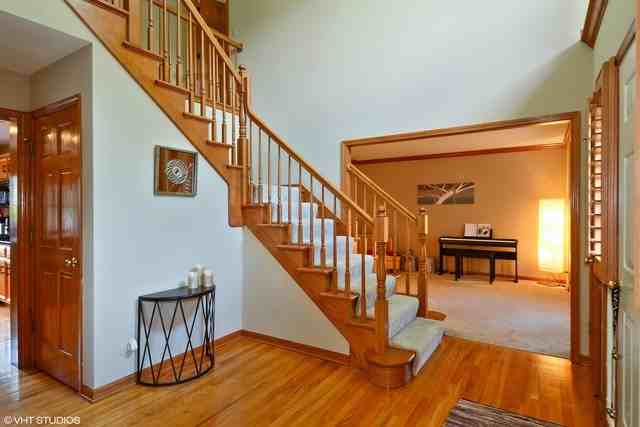 1576 Branford Ln - Photo 2 of 29