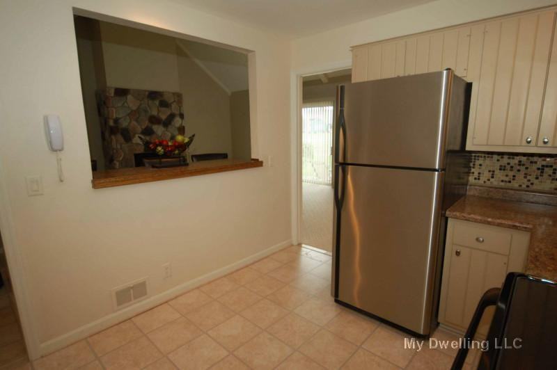 10303 Adams Ct - Photo 3 of 13
