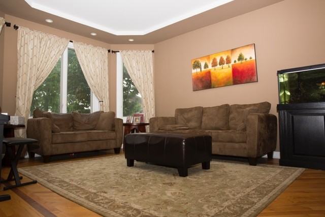 13532 Oakwood Dr - Photo 2 of 17