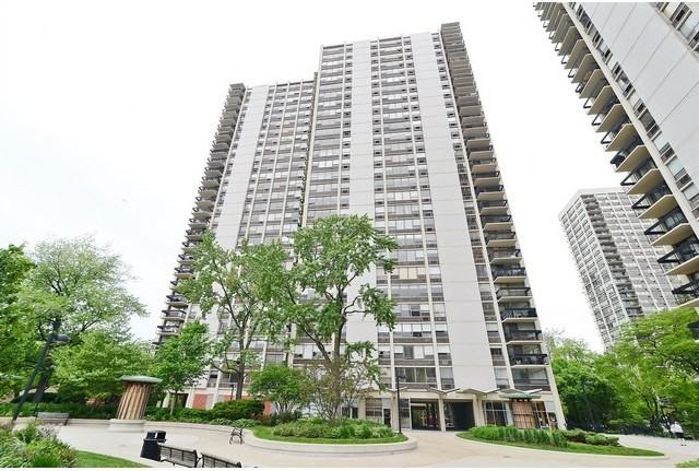 1360 N Sandburg Terrace #1702