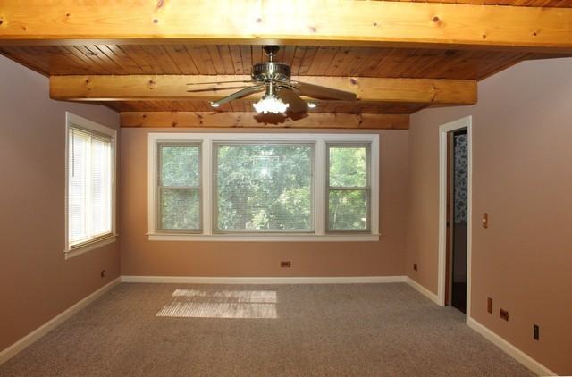 2016 Grove Ln - Photo 2 of 6