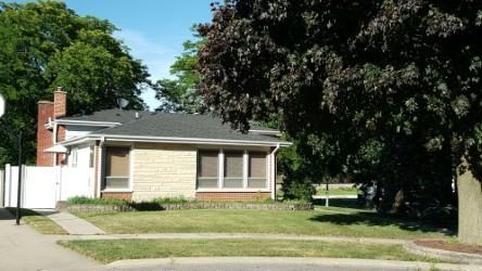 515 E Adams St - Photo 2 of 26