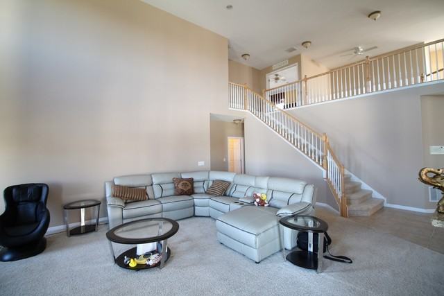 806 Sycamore Dr - Photo 2 of 17