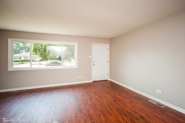 1365 Greenbay Ave - Photo 2 of 21