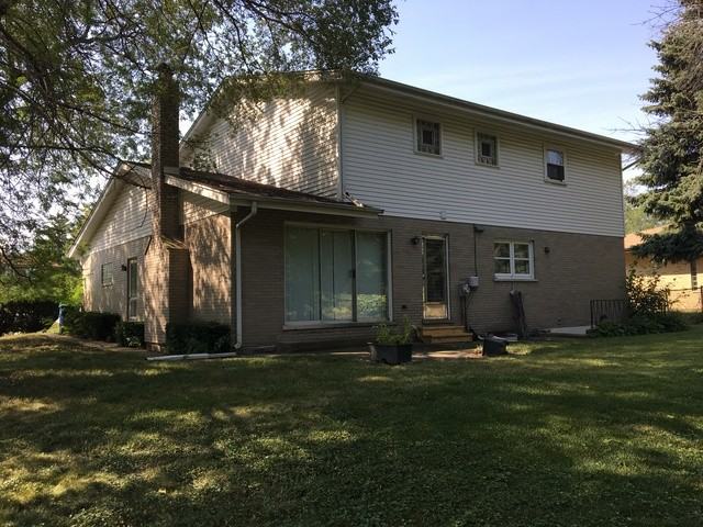 8640 Oakhill Ct - Photo 2 of 19