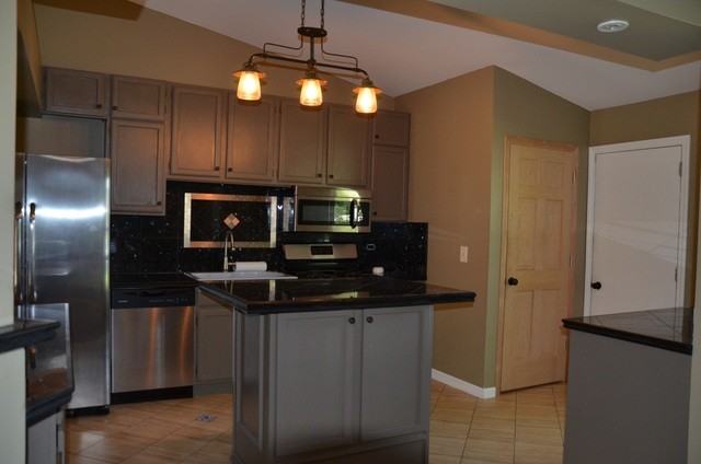 631 Timberwood Ln - Photo 2 of 15
