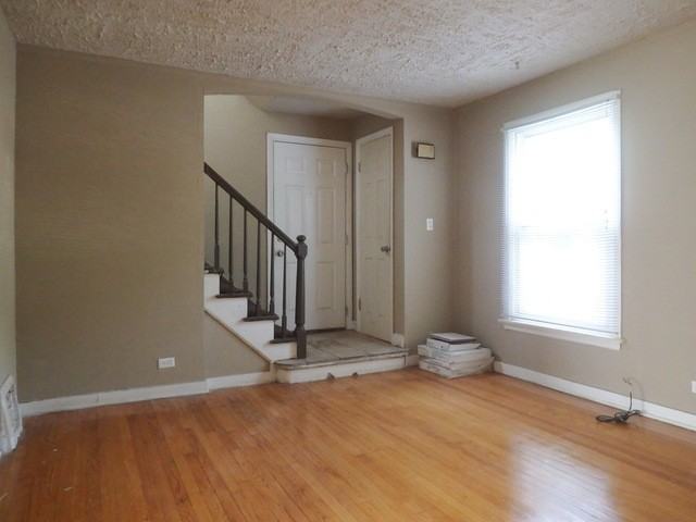 9730 S Merrill Ave - Photo 3 of 10