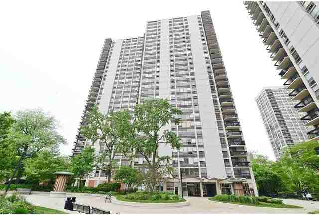 1360 N Sandburg Terrace #506