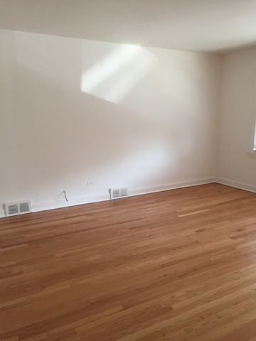 8732 S Blackstone Ave #2 - Photo 3 of 9