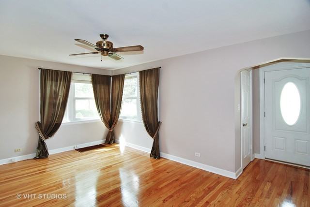 9035 Southview Ave - Photo 2 of 15