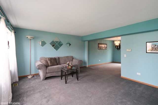 1880 Ivy Ct - Photo 3 of 16