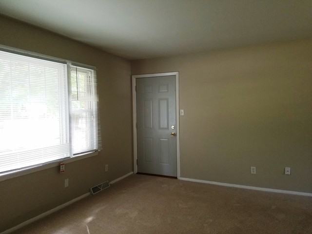 120 Caroline Ct #A - Photo 2 of 7