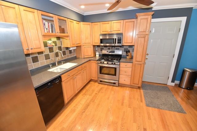 1120 S 12th St - Photo 2 of 31