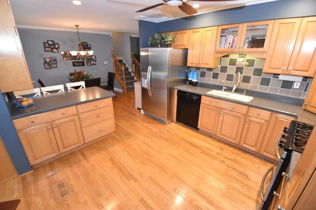 1120 S 12th St - Photo 3 of 31