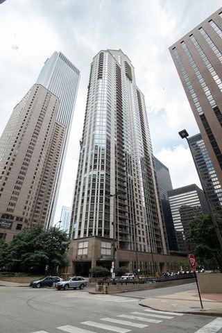 222 N Columbus Dr #1402