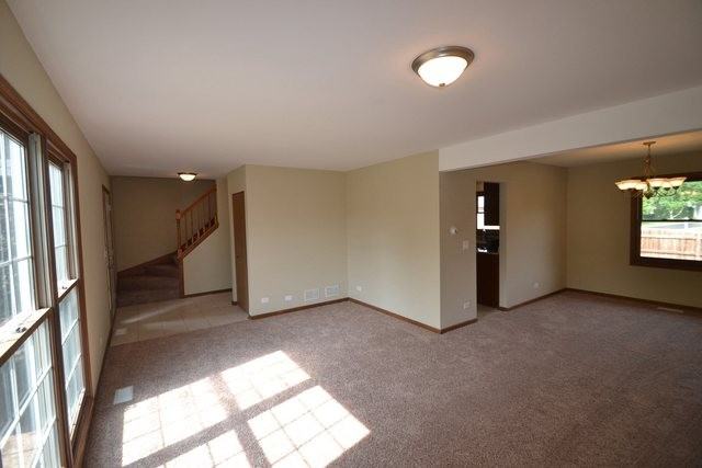 1055 Crabtree Ln - Photo 3 of 10